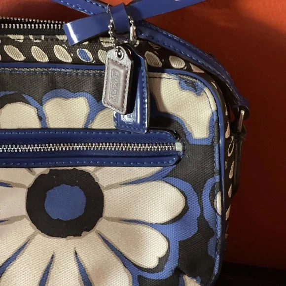 🔥SALE🔥Coach poppy floral crossbody bag 💕 - Picture 3 of 9